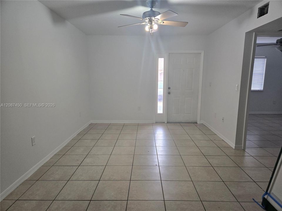 Active With Contract: $1,800 (2 beds, 2 baths, 822 Square Feet)
