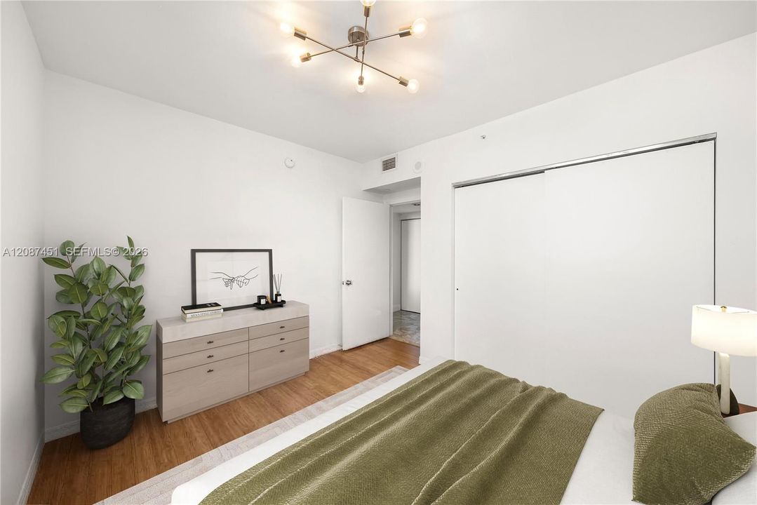 For Sale: $659,000 (2 beds, 2 baths, 1084 Square Feet)