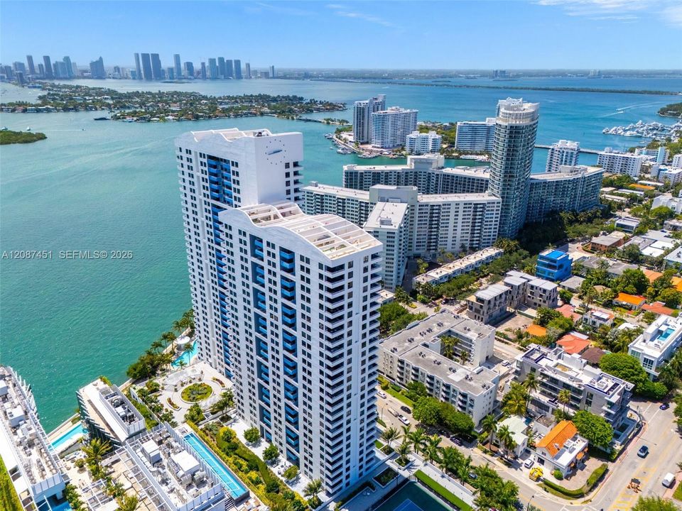 For Sale: $659,000 (2 beds, 2 baths, 1084 Square Feet)