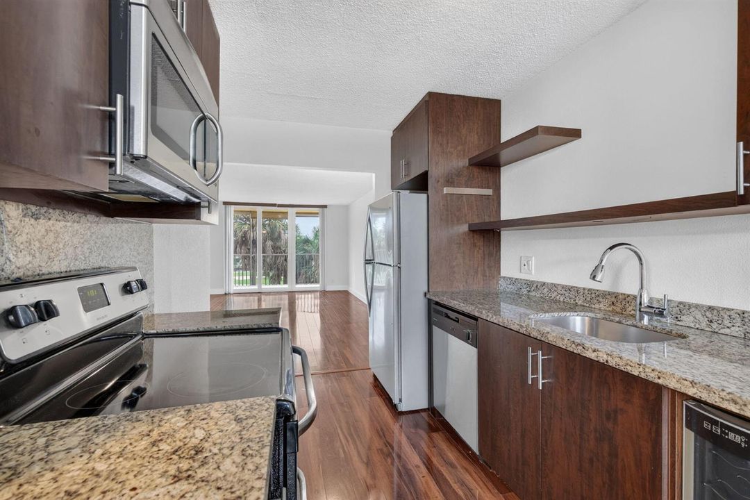 01 Kitchen