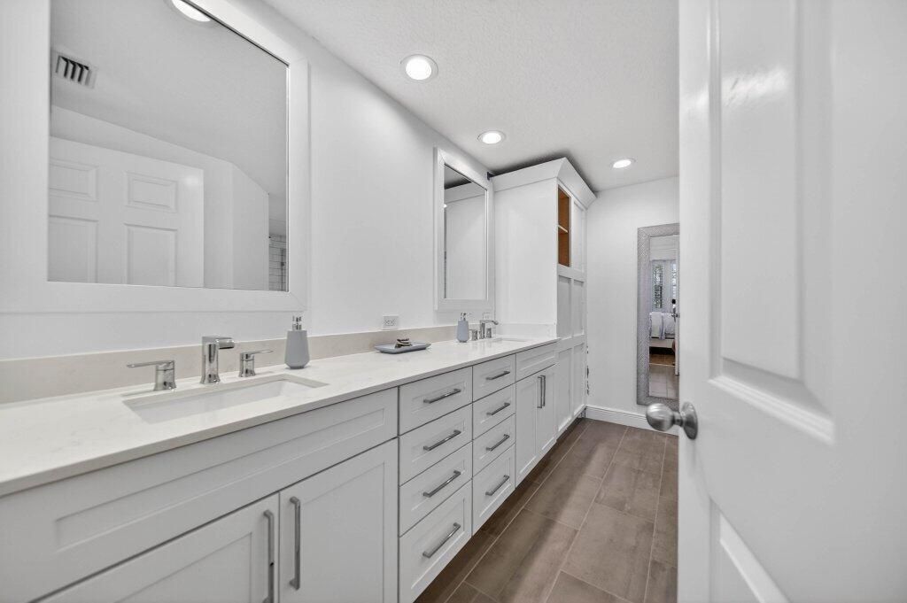primarybath3.jpg-SMALL