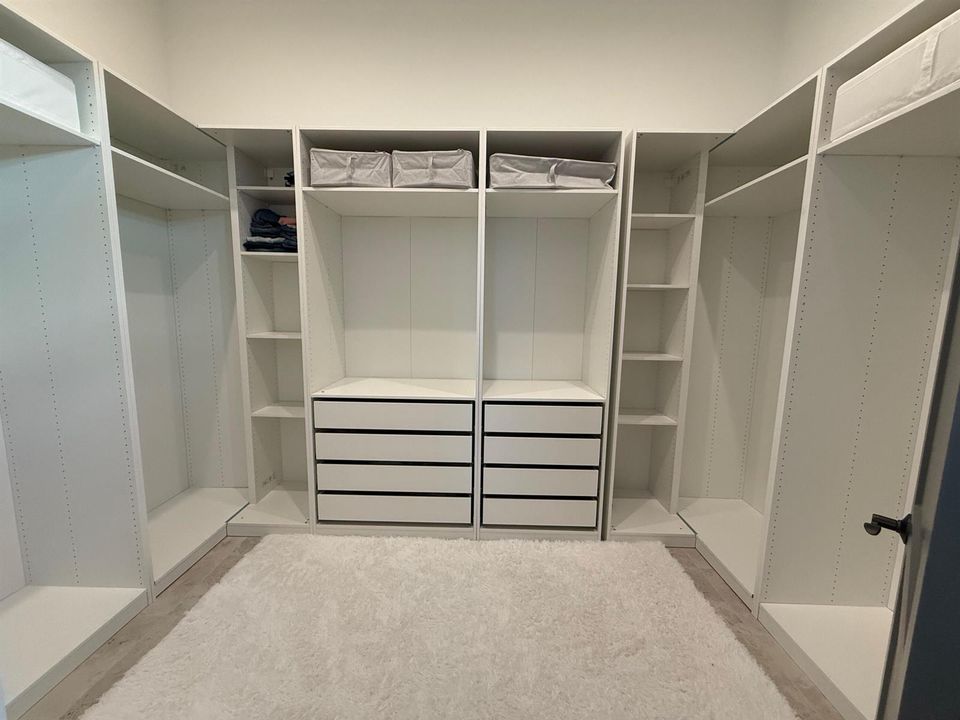 Walk In Closet