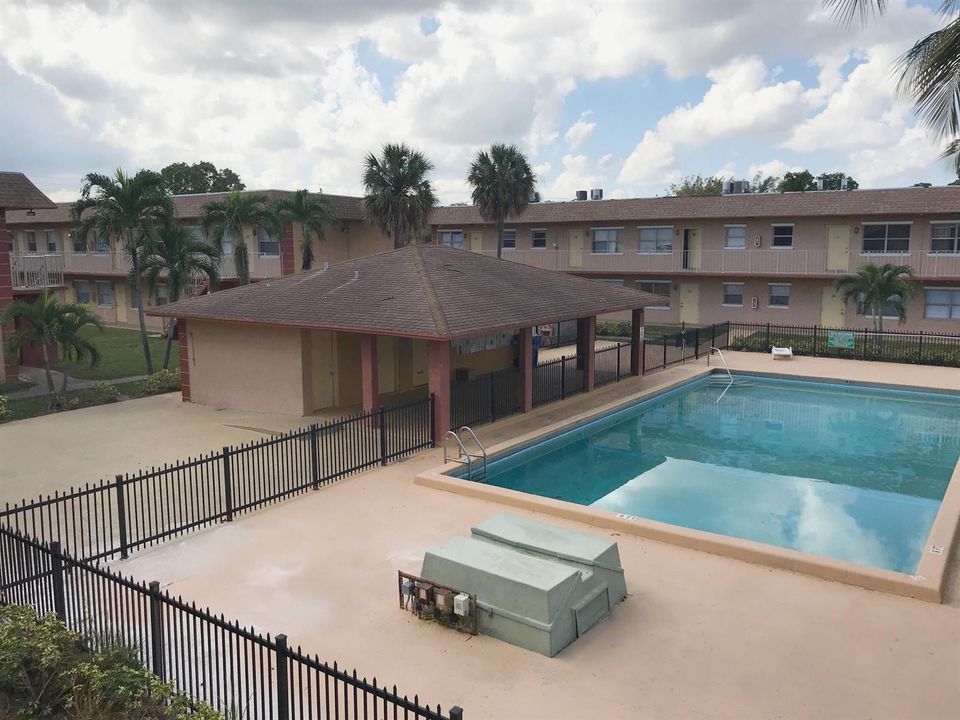 Copy of POOL2 E