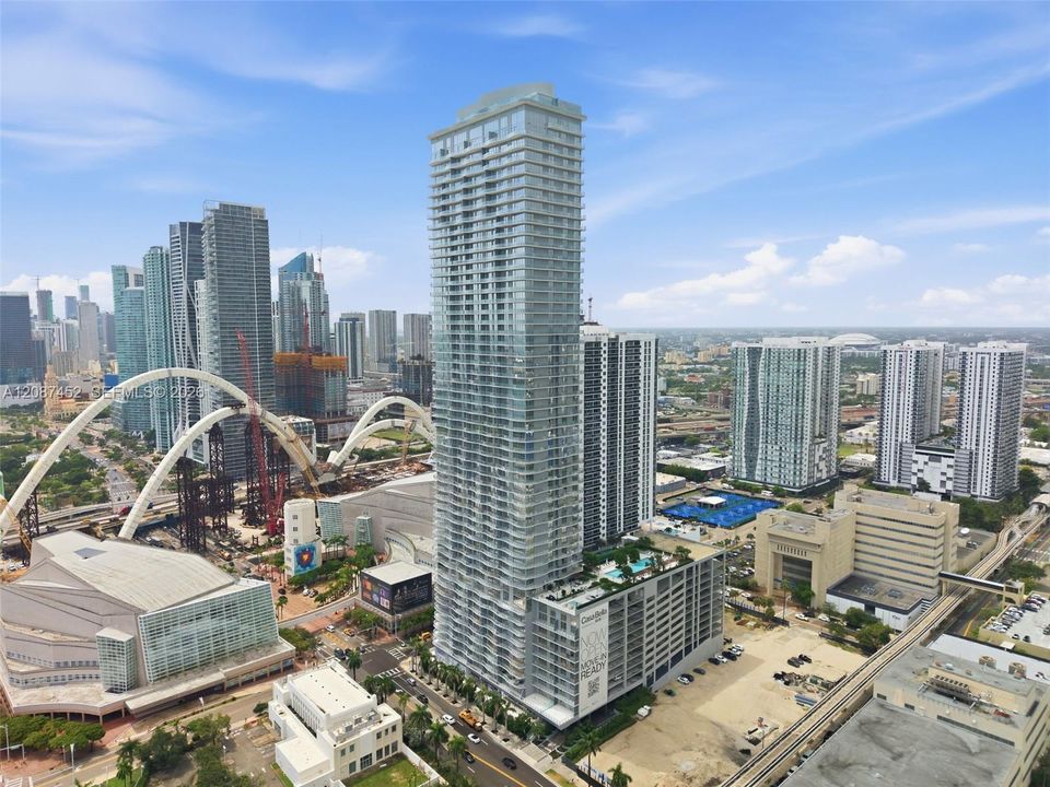 For Sale: $2,490,000 (2 beds, 3 baths, 1890 Square Feet)