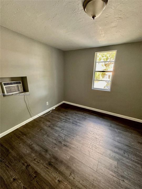 En Renta: $1,200 (1 camas, 1 baños, 1976 Pies cuadrados)