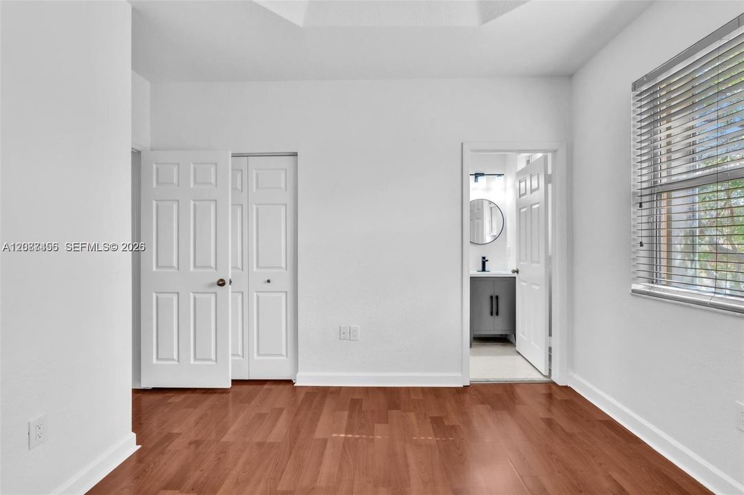 For Rent: $2,000 (3 beds, 2 baths, 1169 Square Feet)