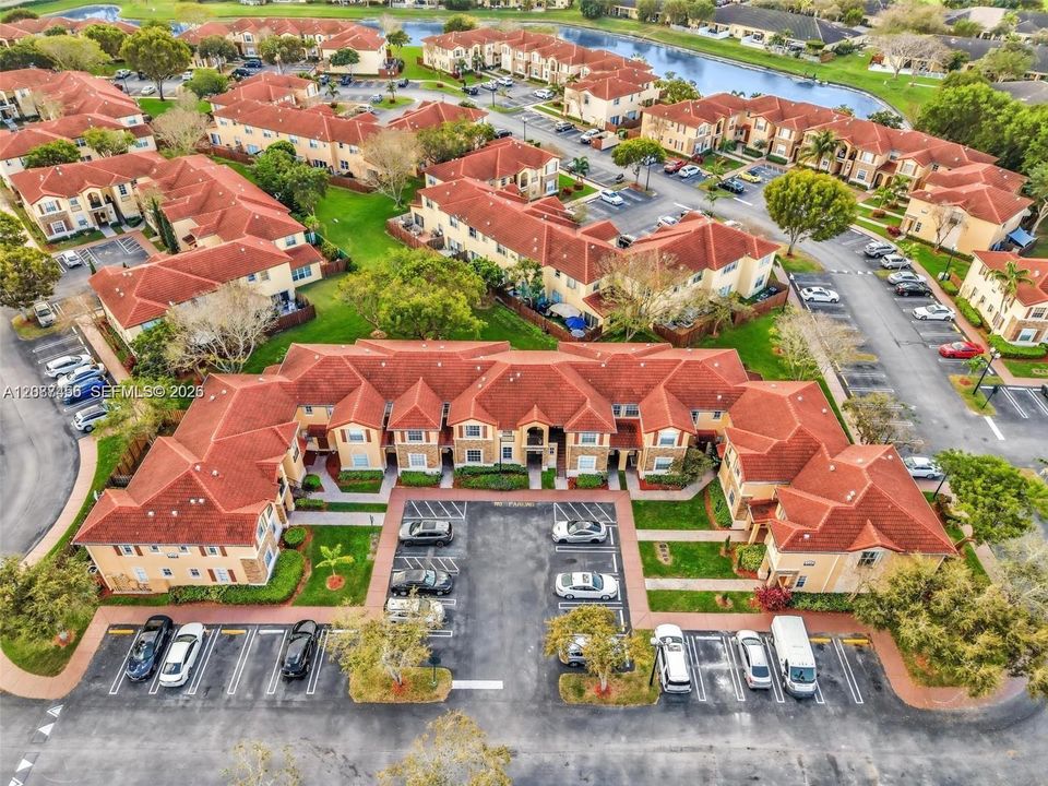 For Rent: $2,000 (3 beds, 2 baths, 1169 Square Feet)