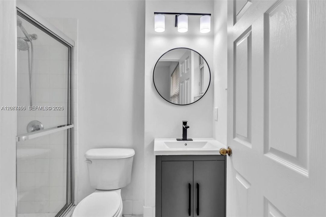 For Rent: $2,000 (3 beds, 2 baths, 1169 Square Feet)