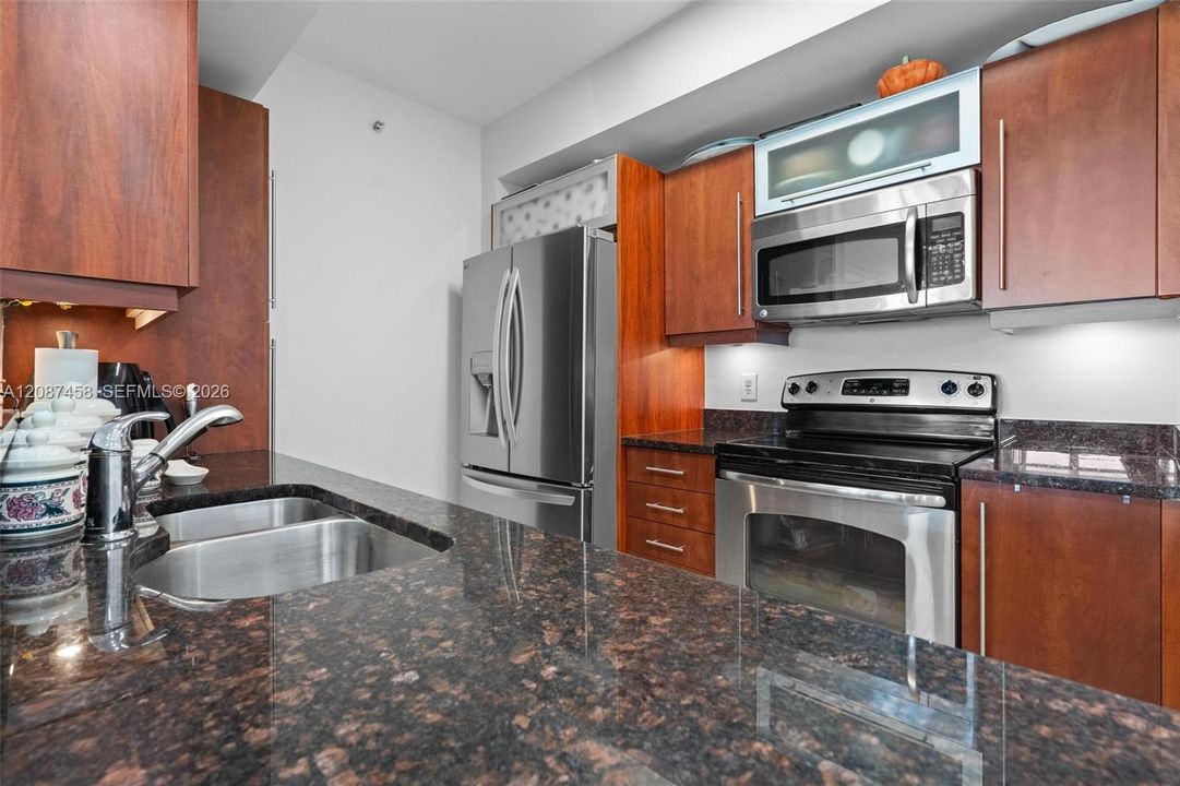 На продажу: $495,000 (2 спален, 2 ванн, 1155 Квадратных фут)