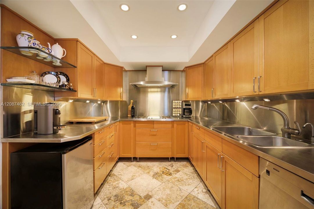 For Sale: $2,600,000 (3 beds, 3 baths, 2412 Square Feet)
