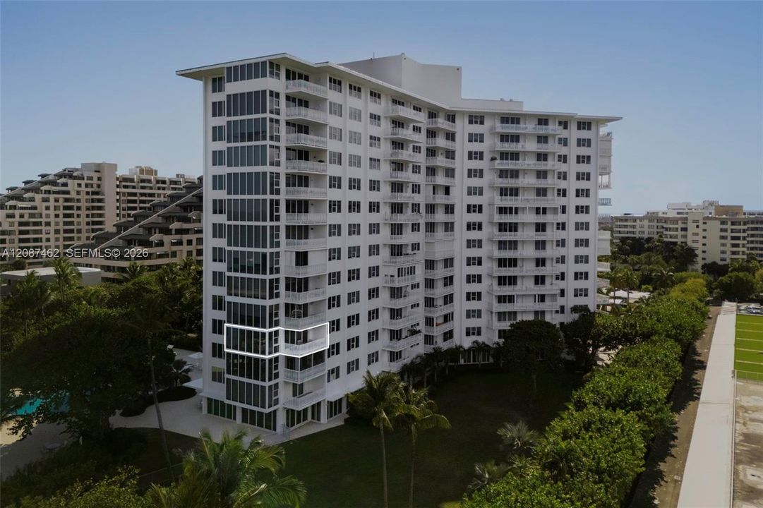 For Sale: $2,600,000 (3 beds, 3 baths, 2412 Square Feet)