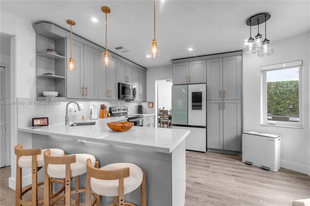 En Venta: $814,990 (5 camas, 3 baños, 2625 Pies cuadrados)