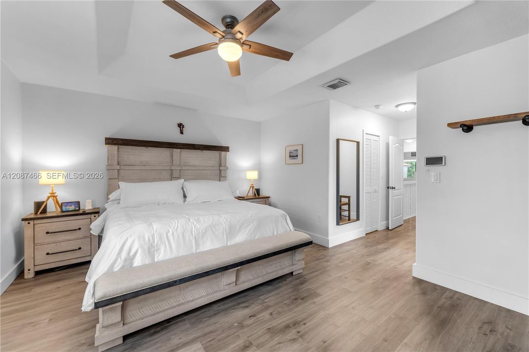 En Venta: $814,990 (5 camas, 3 baños, 2625 Pies cuadrados)