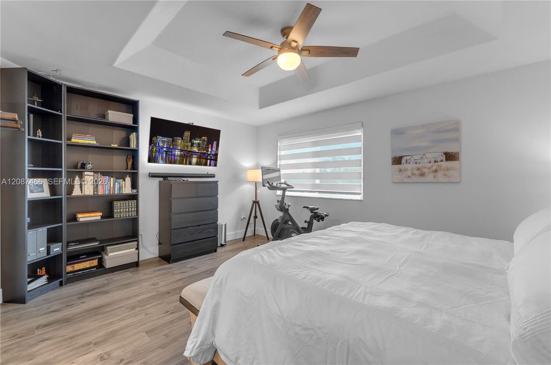 En Venta: $814,990 (5 camas, 3 baños, 2625 Pies cuadrados)