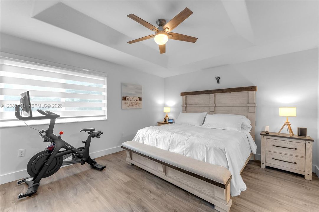 En Venta: $814,990 (5 camas, 3 baños, 2625 Pies cuadrados)