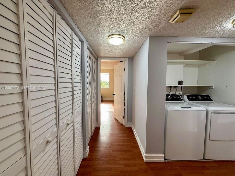 For Rent: $2,350 (2 beds, 2 baths, 1038 Square Feet)