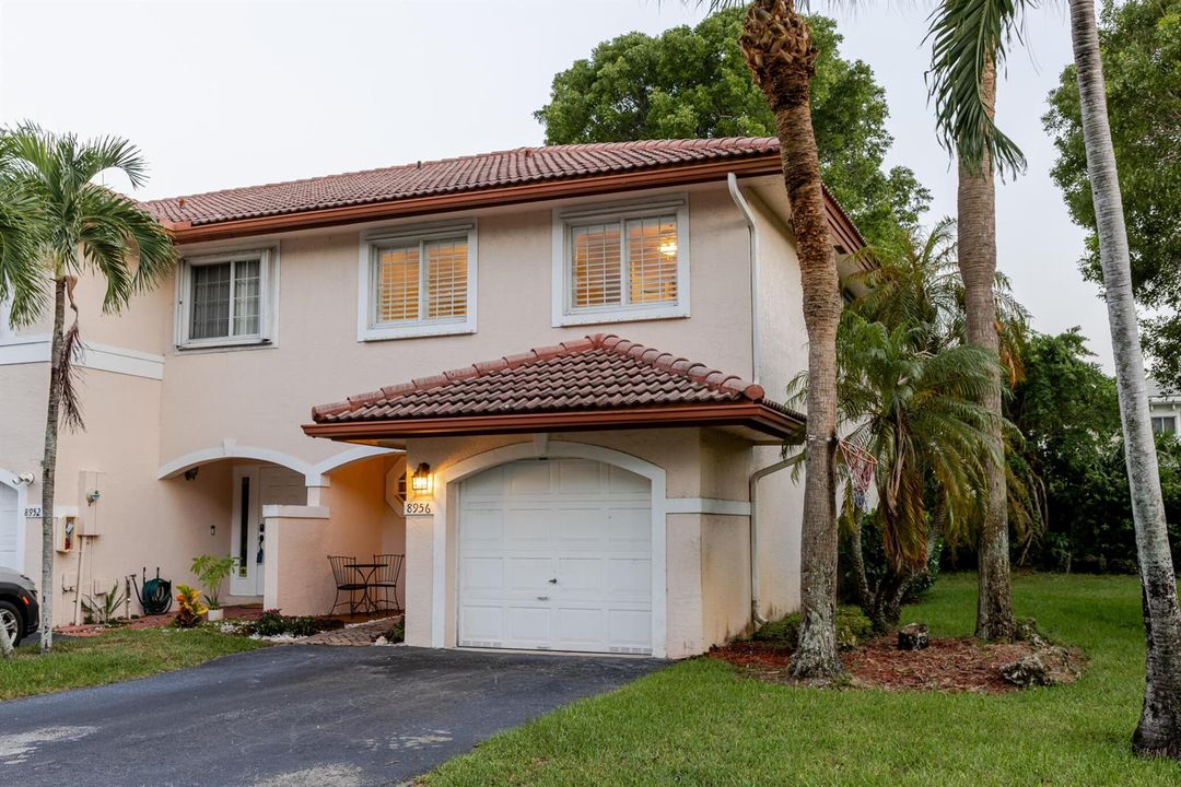 8956 NW 38th Drive-1000