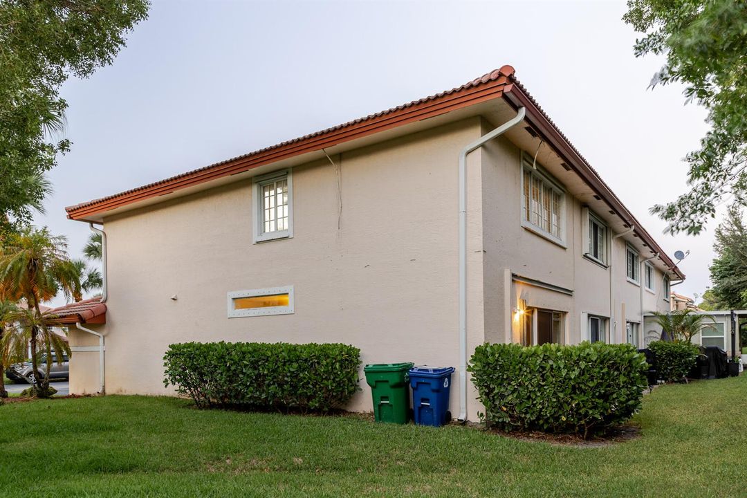 8956 NW 38th Drive-1005