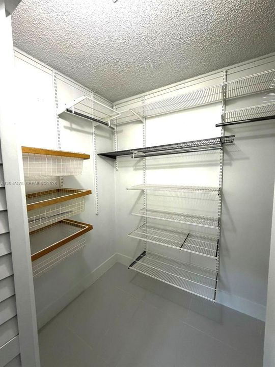 For Rent: $2,700 (3 beds, 2 baths, 1220 Square Feet)