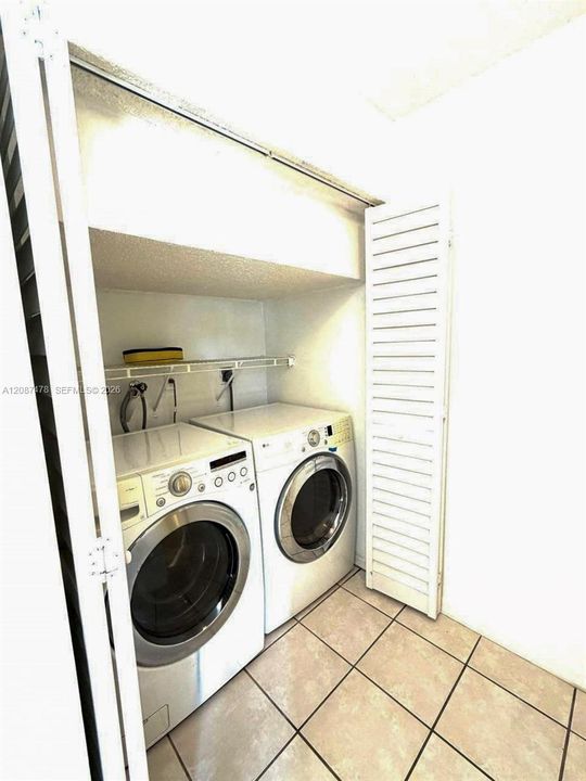 For Rent: $2,700 (3 beds, 2 baths, 1220 Square Feet)