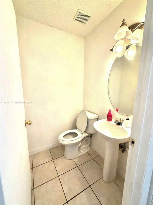 For Rent: $2,700 (3 beds, 2 baths, 1220 Square Feet)