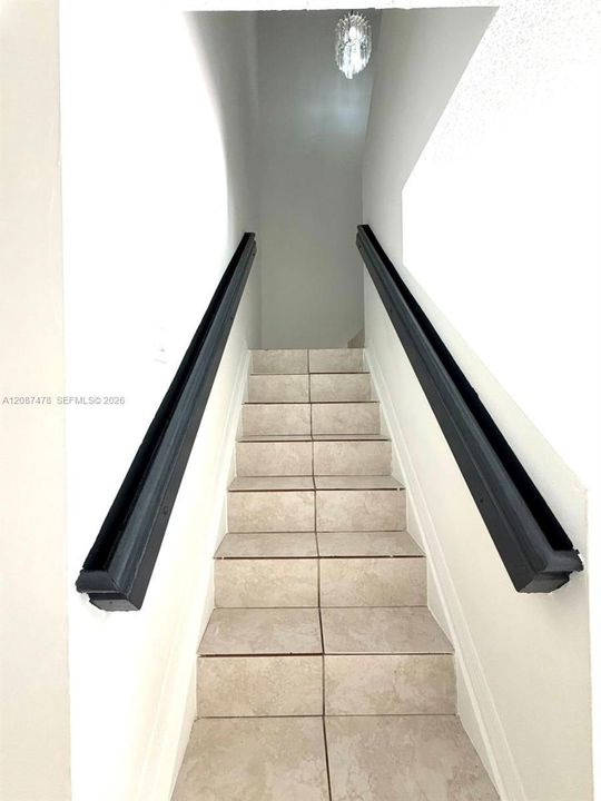 For Rent: $2,700 (3 beds, 2 baths, 1220 Square Feet)