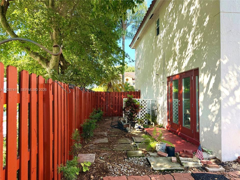 For Rent: $3,500 (3 beds, 2 baths, 1815 Square Feet)