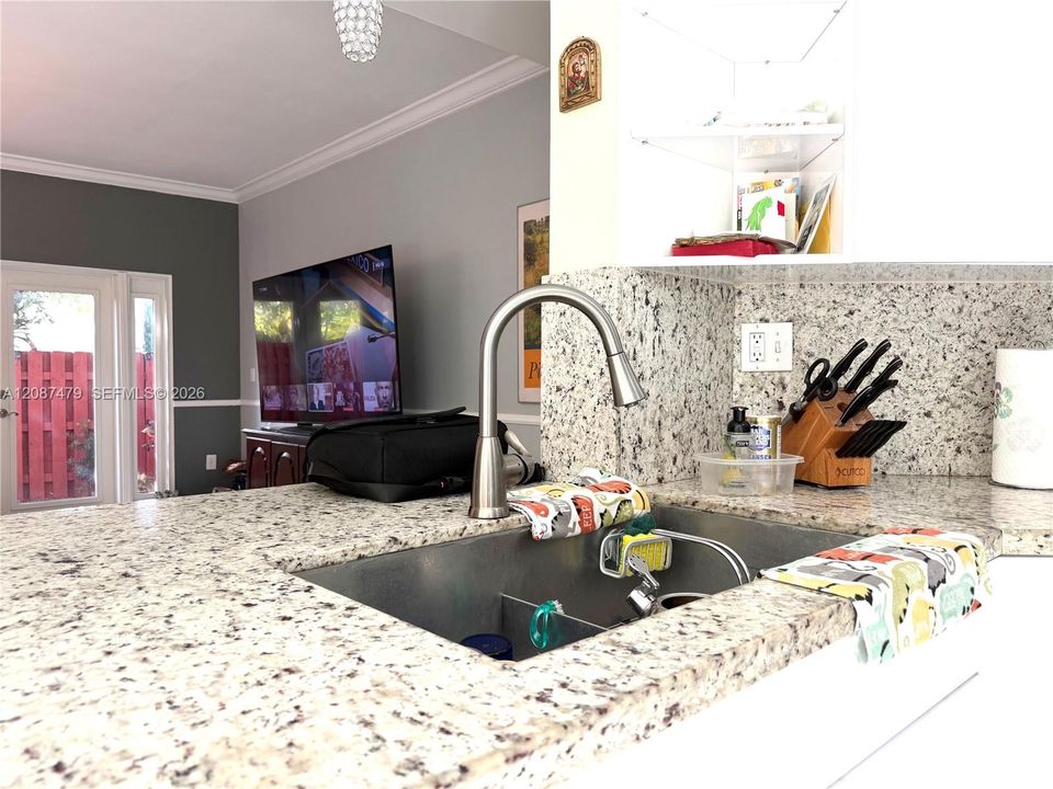 For Rent: $3,500 (3 beds, 2 baths, 1815 Square Feet)