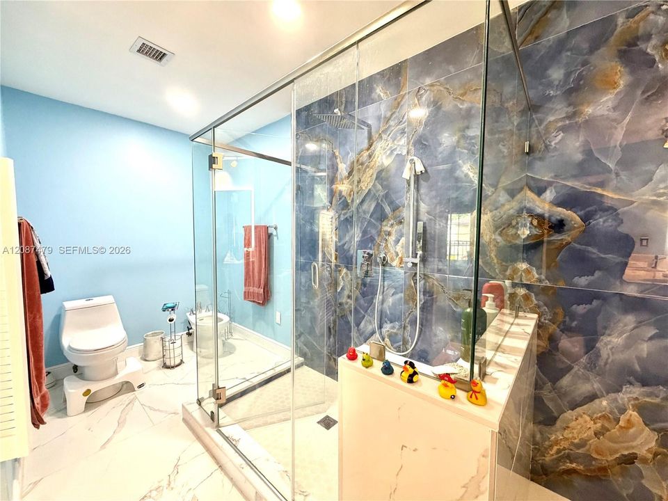 For Rent: $3,500 (3 beds, 2 baths, 1815 Square Feet)