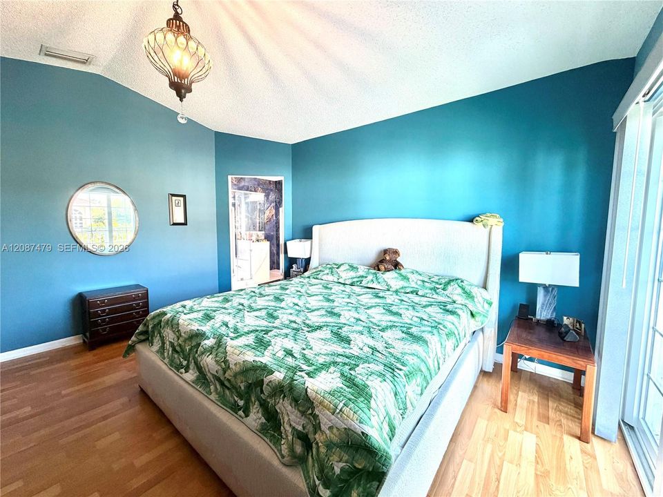 For Rent: $3,500 (3 beds, 2 baths, 1815 Square Feet)