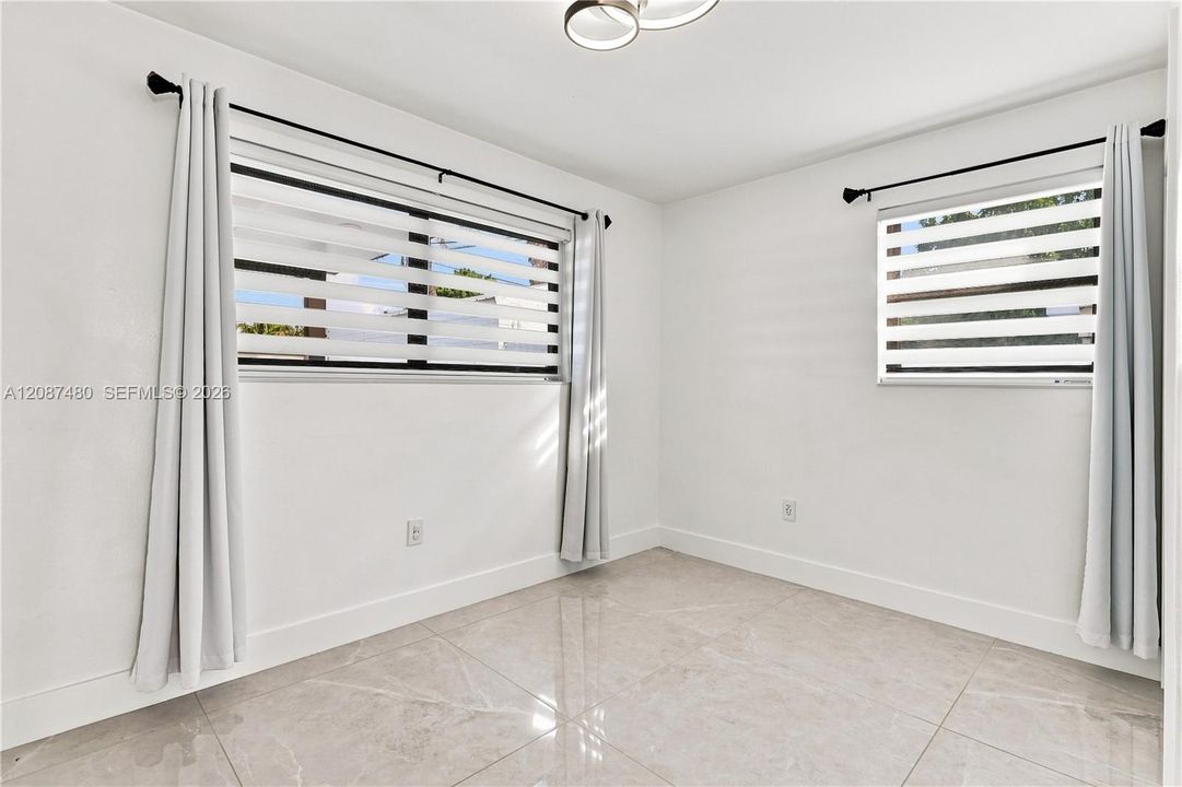 В аренду: $4,500 (3 спален, 2 ванн, 1232 Квадратных фут)