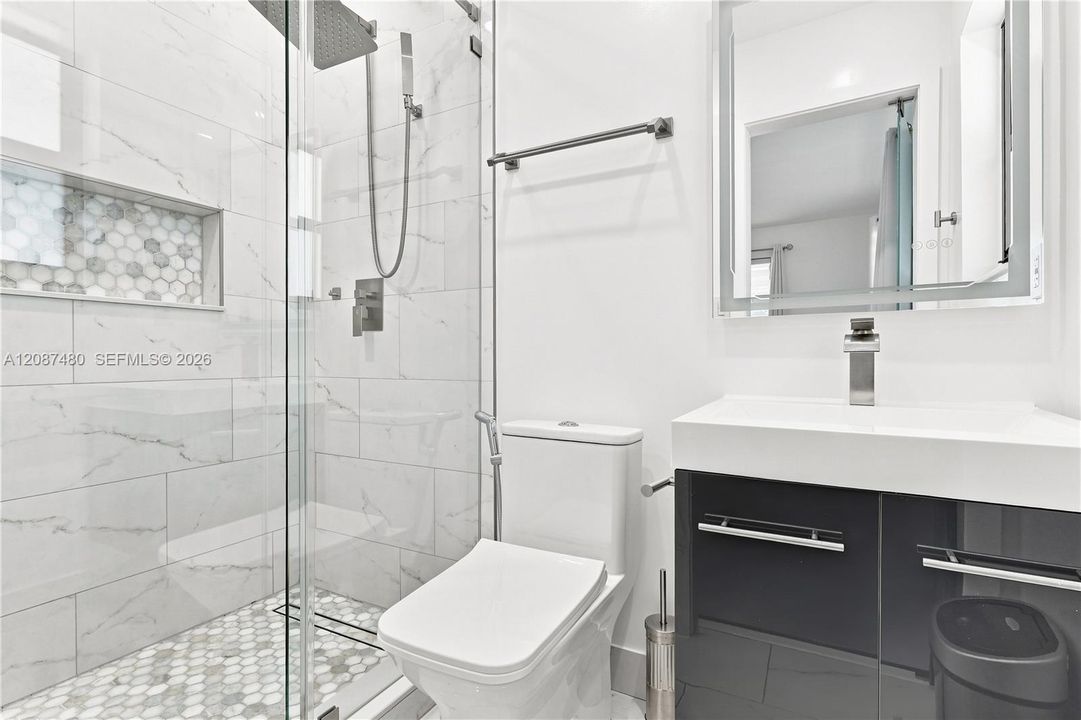 В аренду: $4,500 (3 спален, 2 ванн, 1232 Квадратных фут)