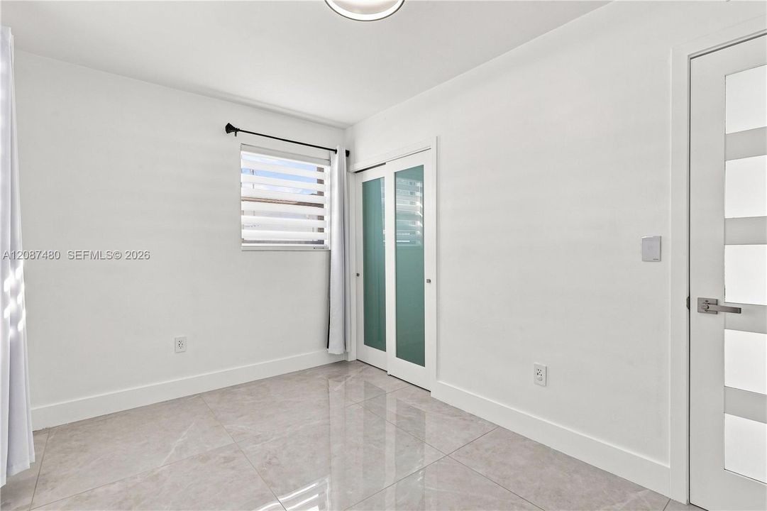 В аренду: $4,500 (3 спален, 2 ванн, 1232 Квадратных фут)