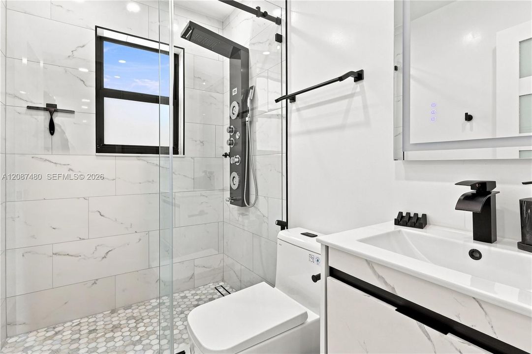 В аренду: $4,500 (3 спален, 2 ванн, 1232 Квадратных фут)