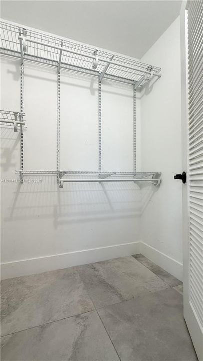 For Sale: $275,000 (2 beds, 2 baths, 970 Square Feet)