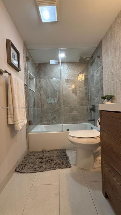 For Sale: $275,000 (2 beds, 2 baths, 970 Square Feet)