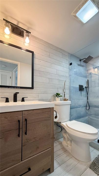 For Sale: $275,000 (2 beds, 2 baths, 970 Square Feet)