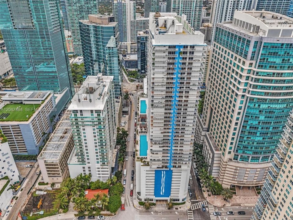 For Sale: $510,000 (1 beds, 1 baths, 825 Square Feet)