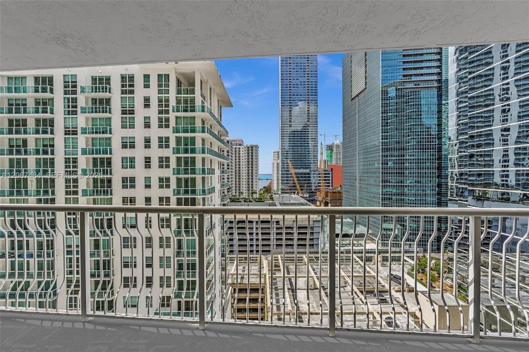 For Sale: $510,000 (1 beds, 1 baths, 825 Square Feet)