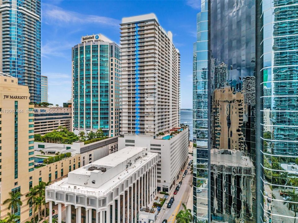 For Sale: $510,000 (1 beds, 1 baths, 825 Square Feet)