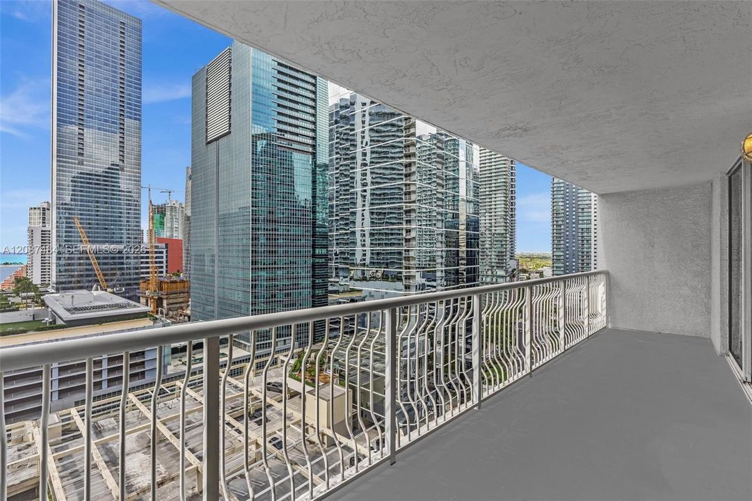 For Sale: $510,000 (1 beds, 1 baths, 825 Square Feet)