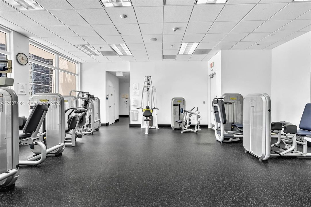 For Sale: $510,000 (1 beds, 1 baths, 825 Square Feet)