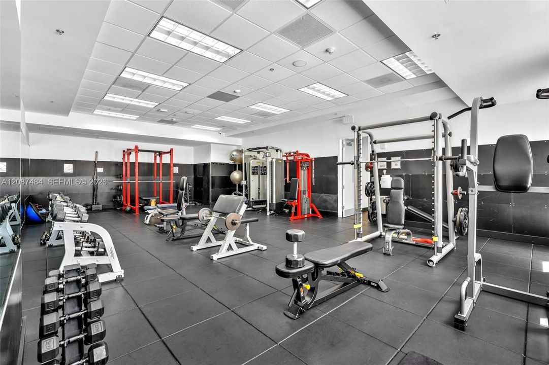 For Sale: $510,000 (1 beds, 1 baths, 825 Square Feet)