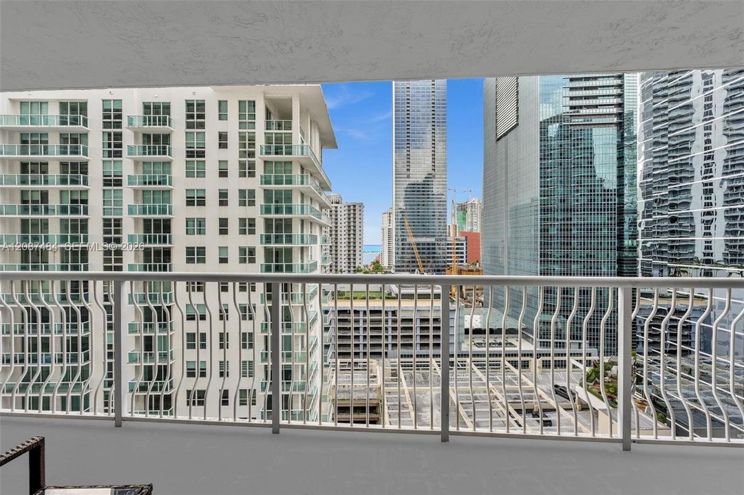 For Sale: $510,000 (1 beds, 1 baths, 825 Square Feet)