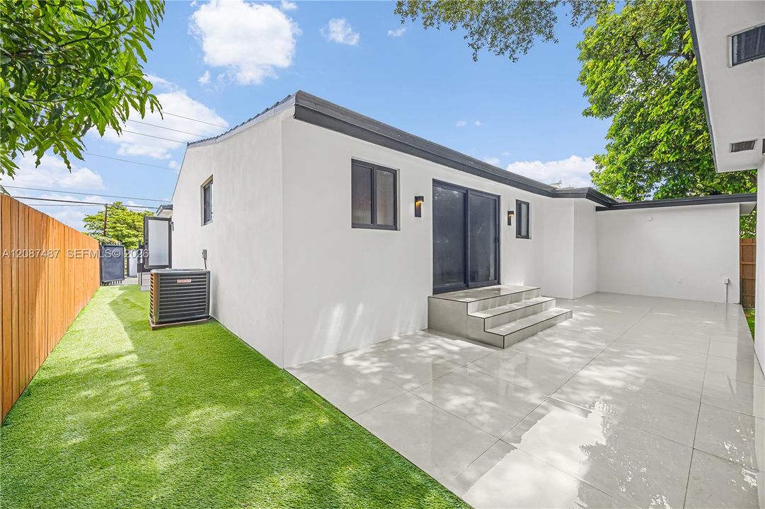 En Venta: $1,450,000 (4 camas, 4 baños, 1957 Pies cuadrados)