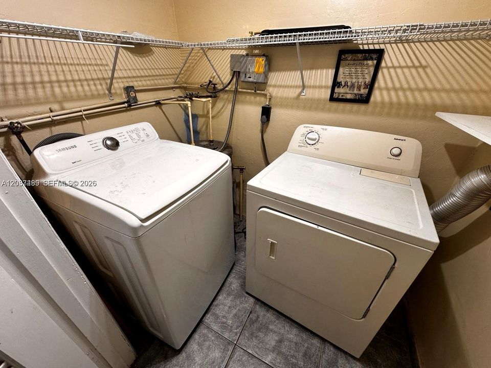 For Rent: $2,200 (2 beds, 2 baths, 1112 Square Feet)