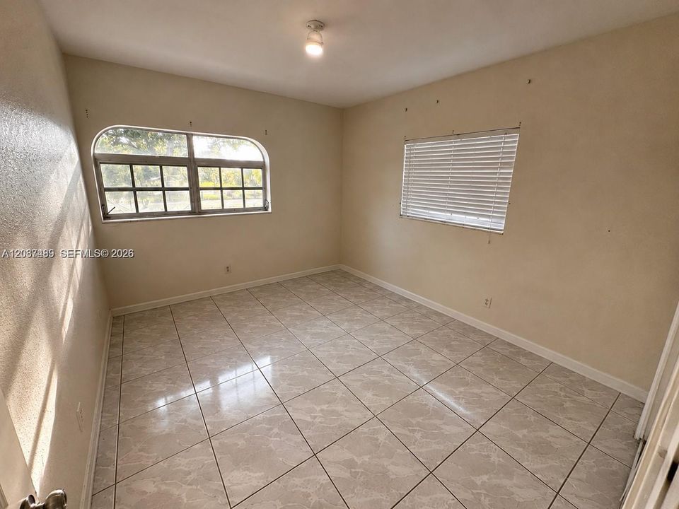 For Rent: $2,200 (2 beds, 2 baths, 1112 Square Feet)