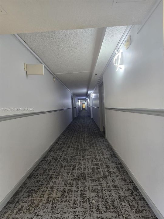 For Rent: $1,950 (1 beds, 1 baths, 767 Square Feet)