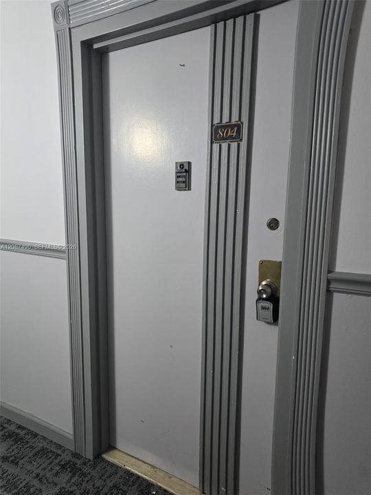 For Rent: $1,950 (1 beds, 1 baths, 767 Square Feet)