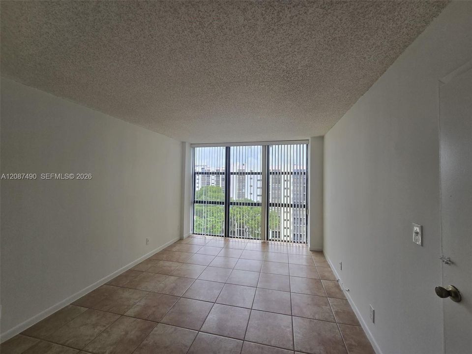 For Rent: $1,950 (1 beds, 1 baths, 767 Square Feet)